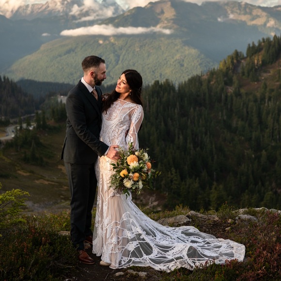 Rue De Seine Gaia Wedding Dress - Picture 4 of 13